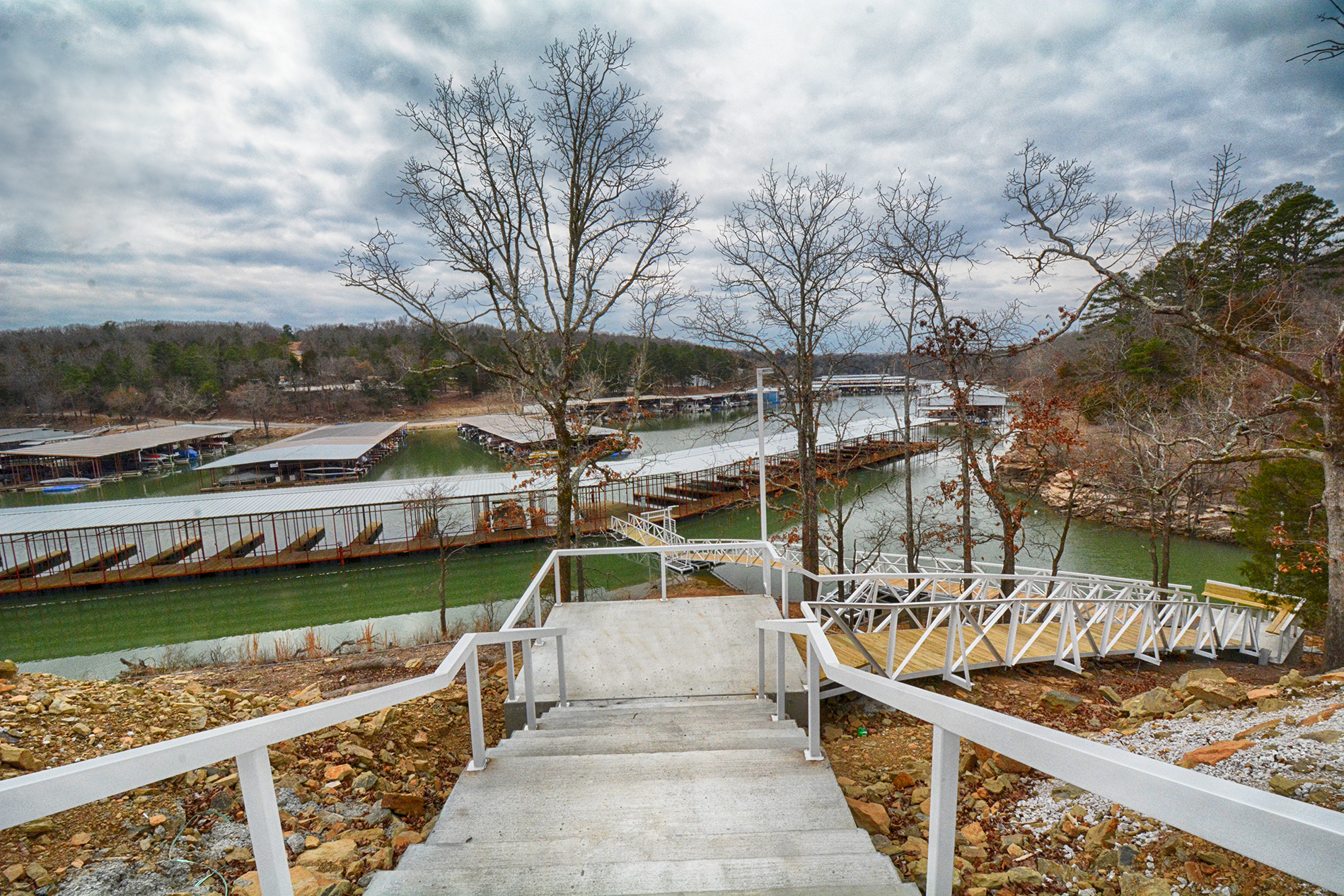 Simon's Pine Cove Marina | Lake Tenkiller Oklahoma